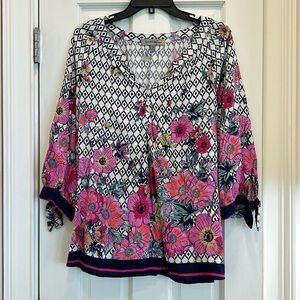 Figueroa & Flower Rayon Navy Floral Blouse w 3 Quarter Sleeves sz.PXL